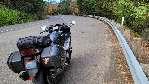 Yamaha FJR on scenic Highway 395 in Oregon approaching a tight corner