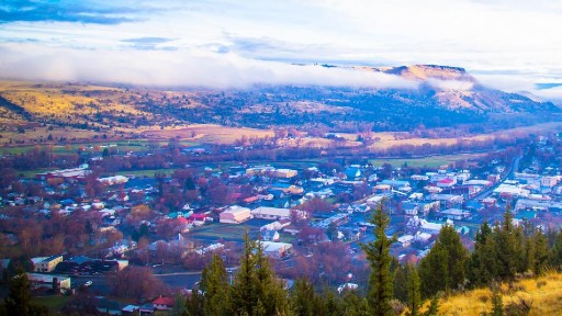 The town of John Day spreads out in a quiet valley