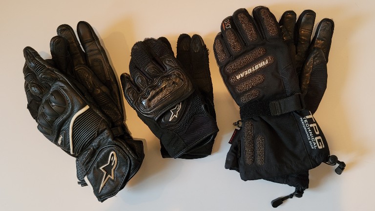 Sport touring gloves