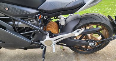 Electric motorcycle drive train