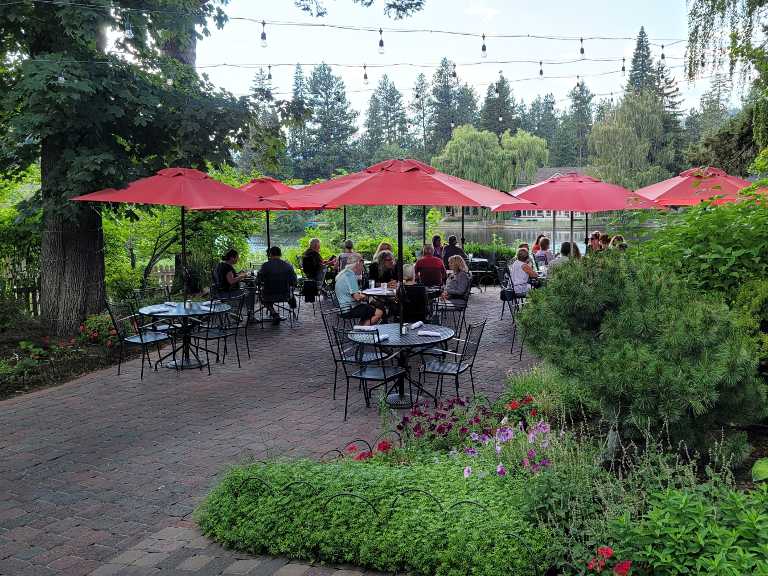 Patio dining in Bend