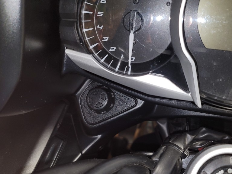 headlight aim adjustment knob