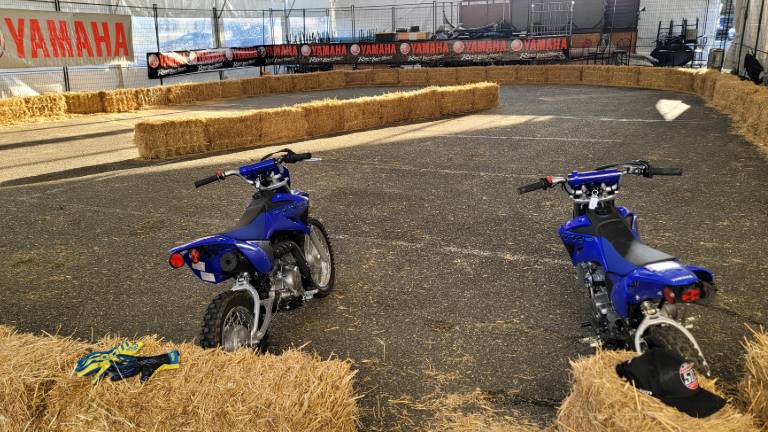 Skills course with hay bales