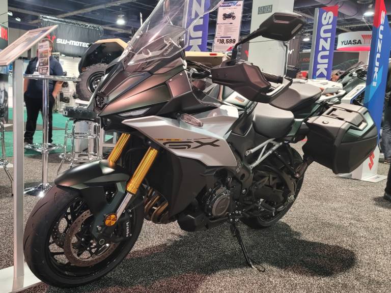 Suzuki GSX-S1000GX+