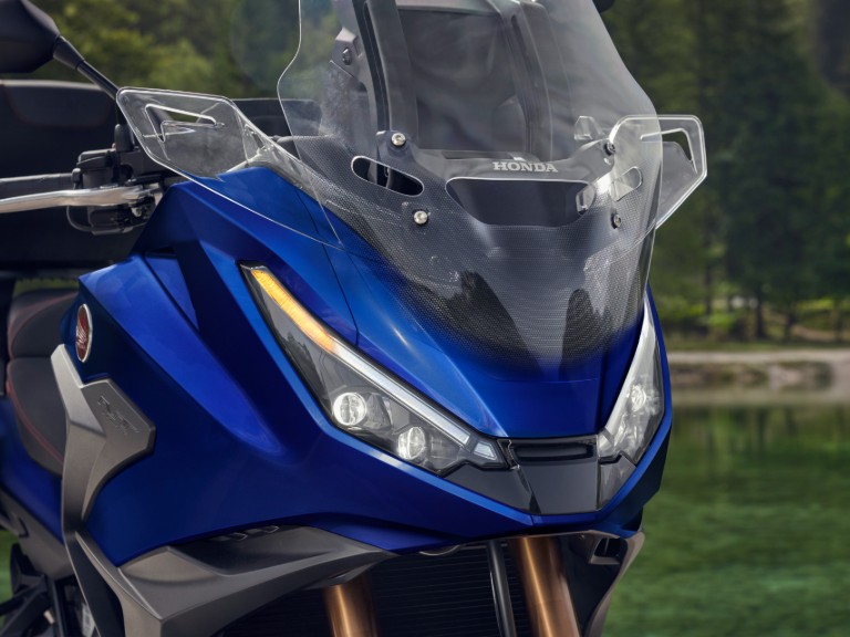 2025 Honda NT1100 headlights and windscreen.