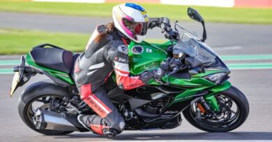 Ninja 1100SX SE on track