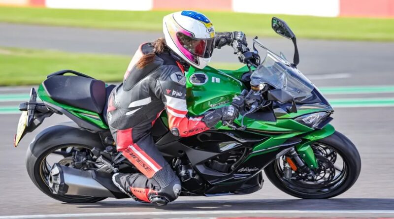 Ninja 1100SX SE on track