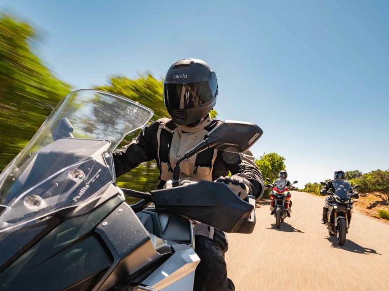 Cardo BEYOND GTS helmet