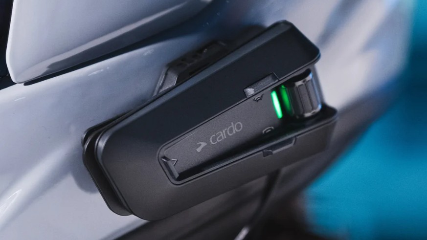 Cardo PACKTALK PRO mounted on helmet