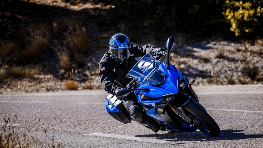 Suzuki GSX-S1000GT+ leaned into a corner