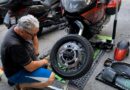 Changing a BMW K 1600 GT front tire